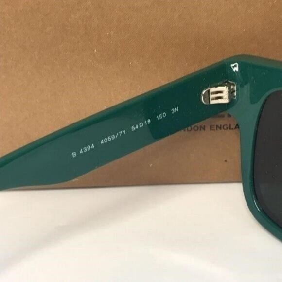 New - 💯 Original BURBERRY BE4394F HAYDEN SUNGLASSES - Picture 4 of 13